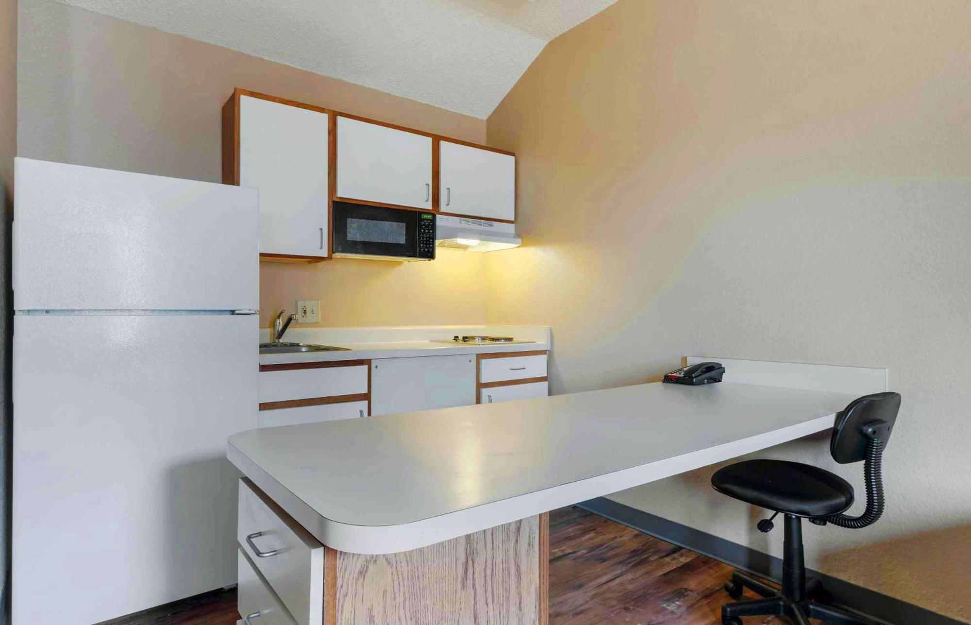 Extended Stay America Select Suites - Orlando - Lake Mary - 1040 Greenwood Blvd Exterior foto