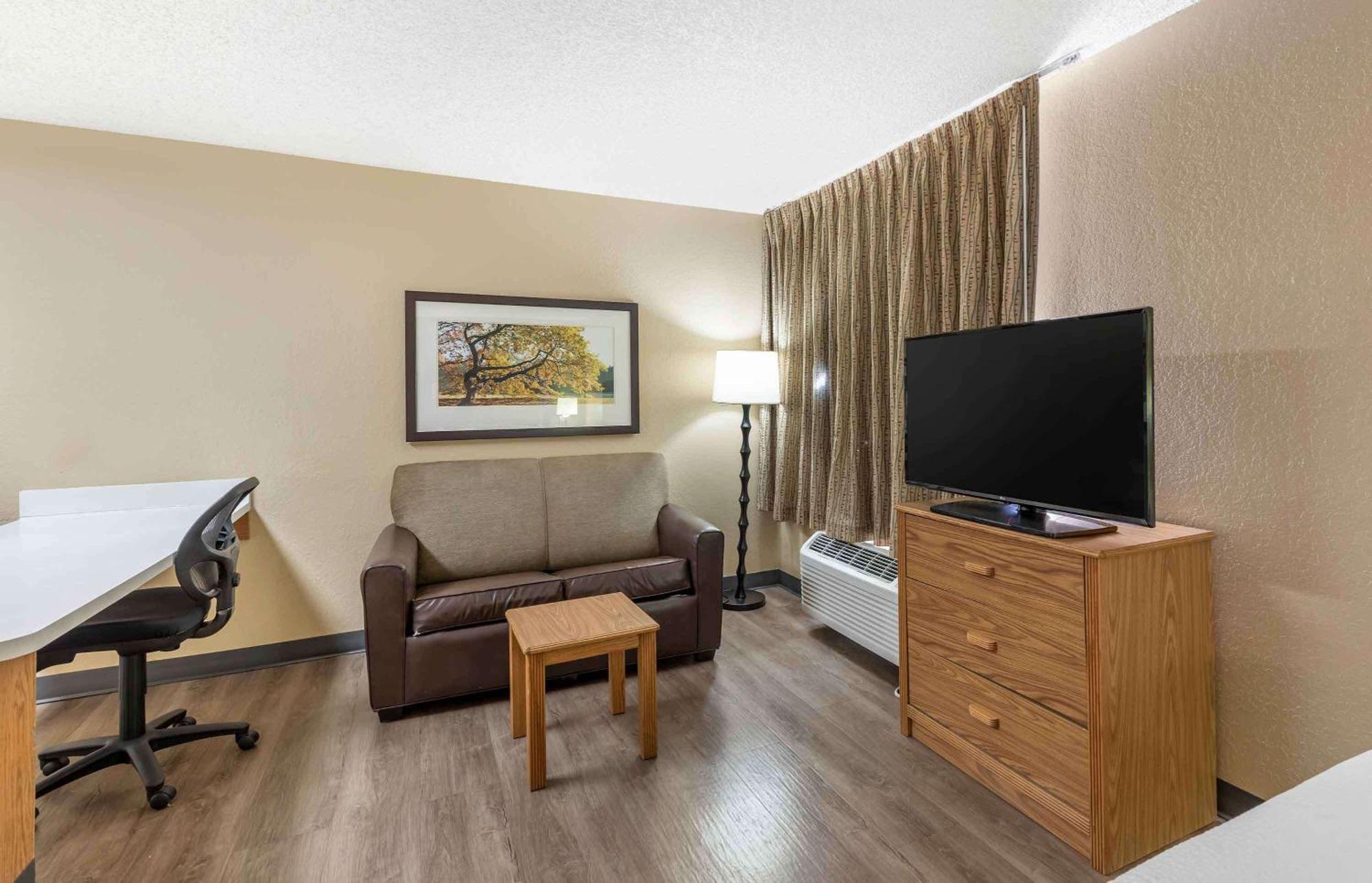 Extended Stay America Select Suites - Orlando - Lake Mary - 1040 Greenwood Blvd Exterior foto